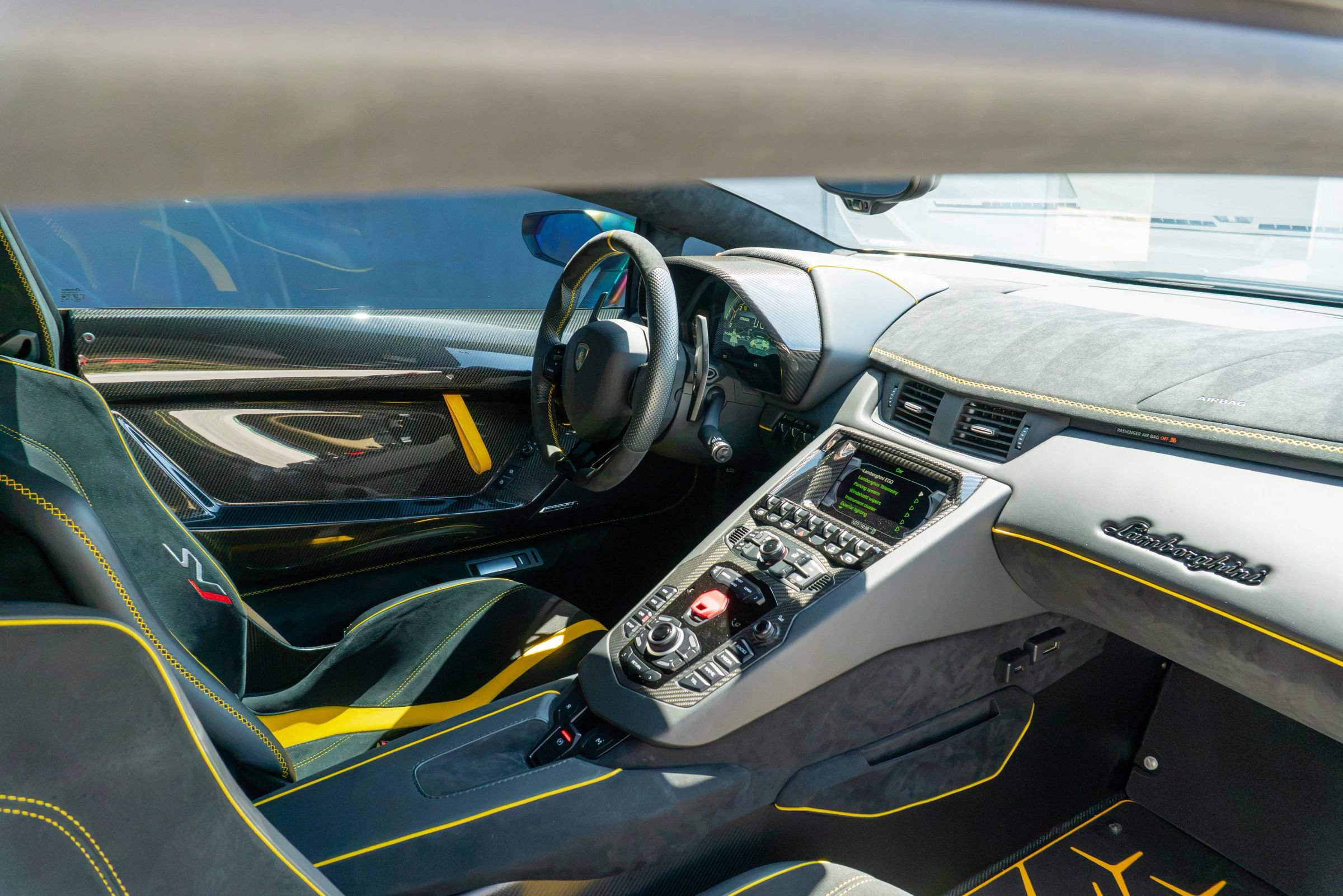 Used 2020 Lamborghini Aventador SVJ AWD/4WD image 57