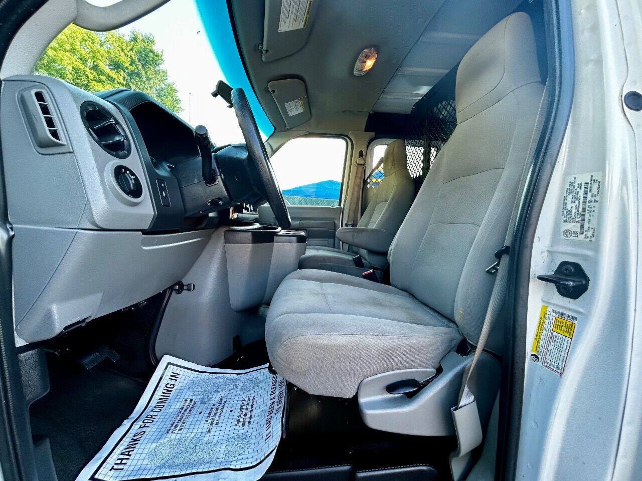 Used 2014 Ford E-250 and Econoline 250 w/ Power Group RWD image 9