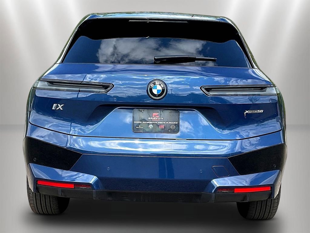 Used 2023 BMW iX xDrive50 w/ Premium Package AWD/4WD image 5