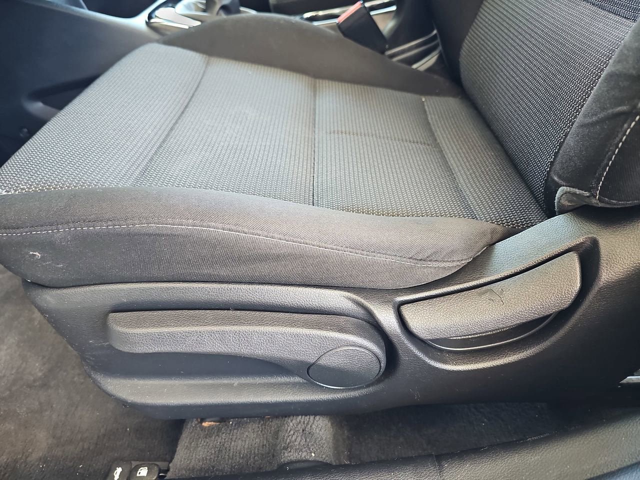 Used 2017 Kia Forte LX FWD image 32