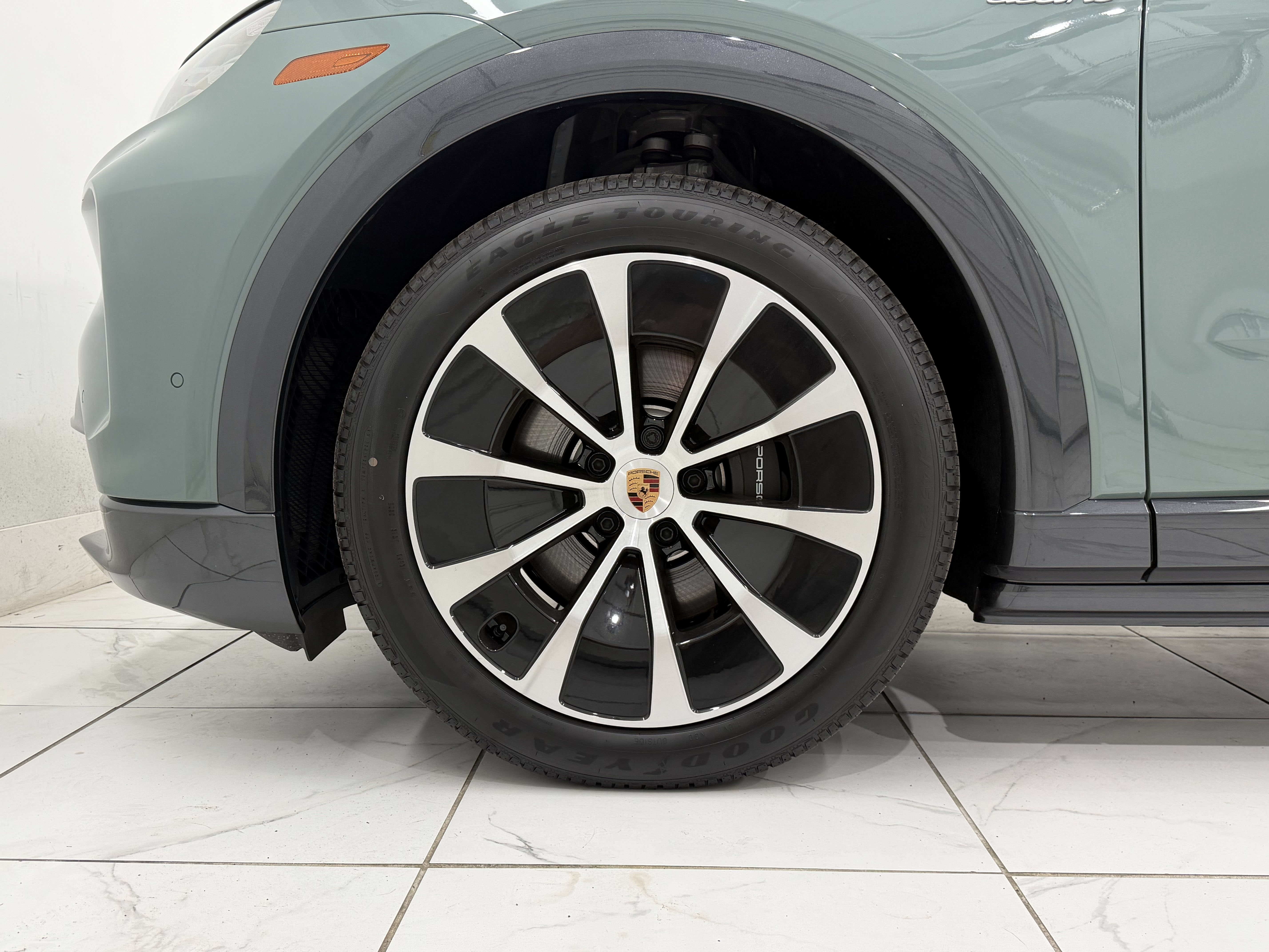 New 2026 Porsche Cayenne Electric AWD/4WD image 16