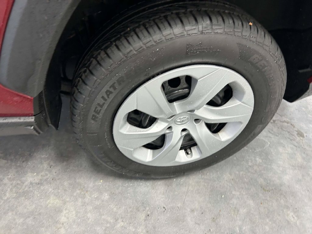 Certified 2024 Toyota RAV4 LE FWD image 9