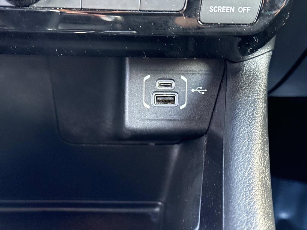 Used 2023 Jeep Compass Latitude image 27