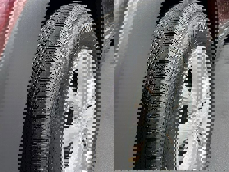 Used 2017 Kia Sorento LX w/ LX Convenience Package image 26