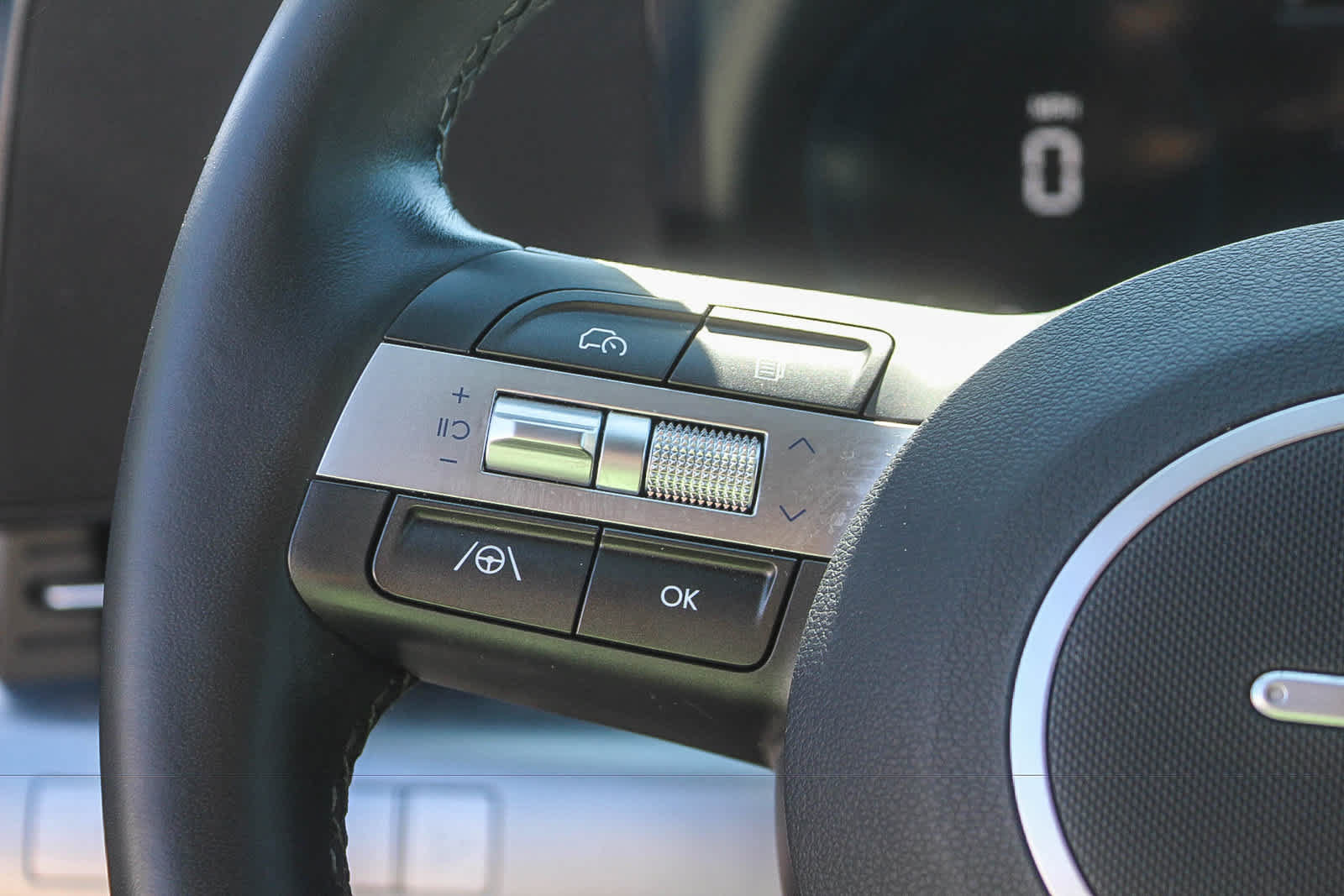 Used 2024 Hyundai Kona SEL FWD image 29