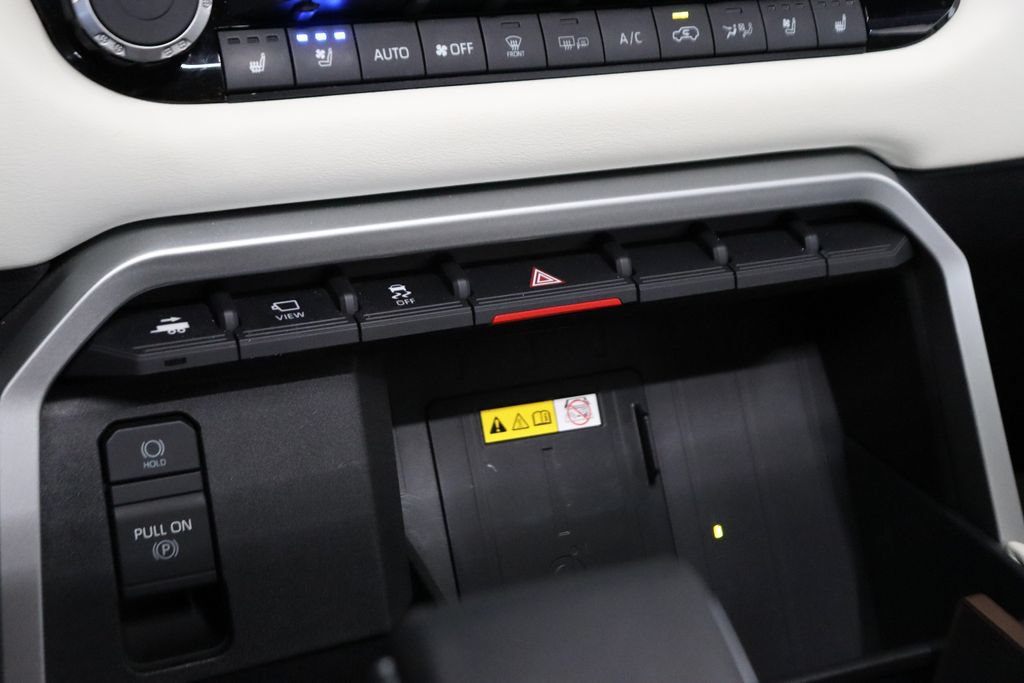 Used 2024 Toyota Sequoia Capstone AWD/4WD image 38
