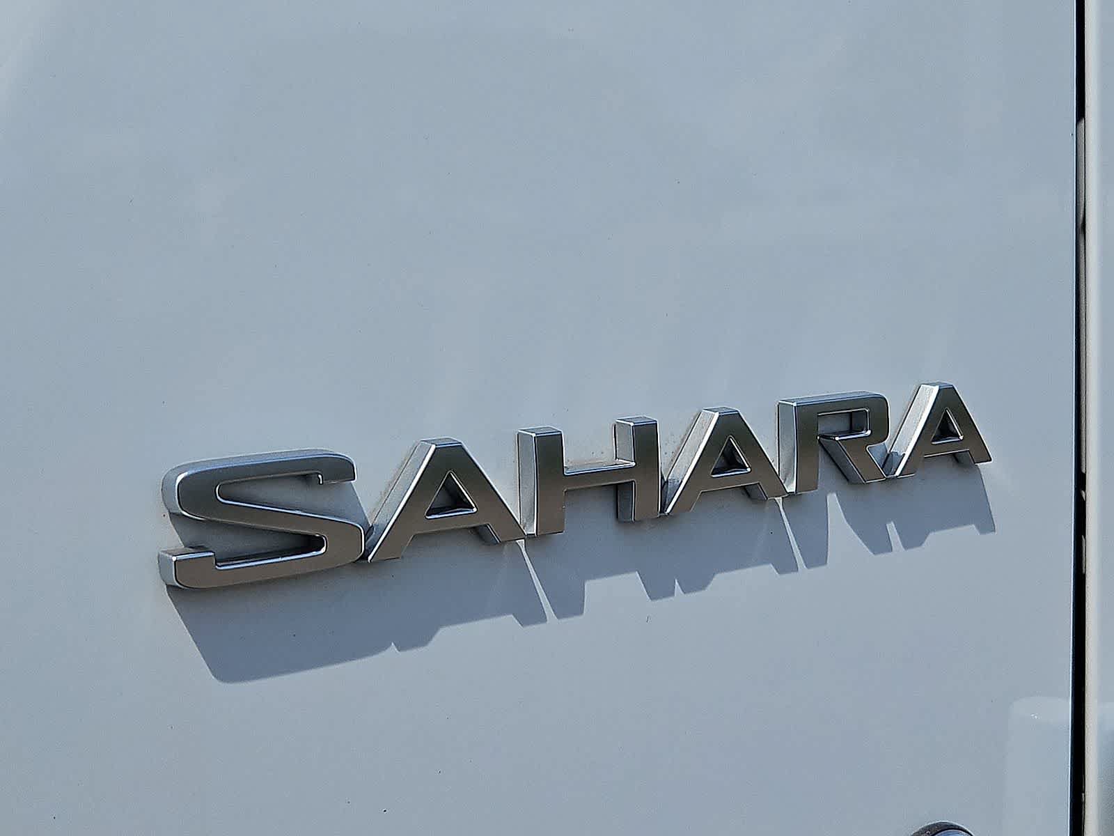 Used 2018 Jeep Wrangler Unlimited Sahara AWD/4WD image 37