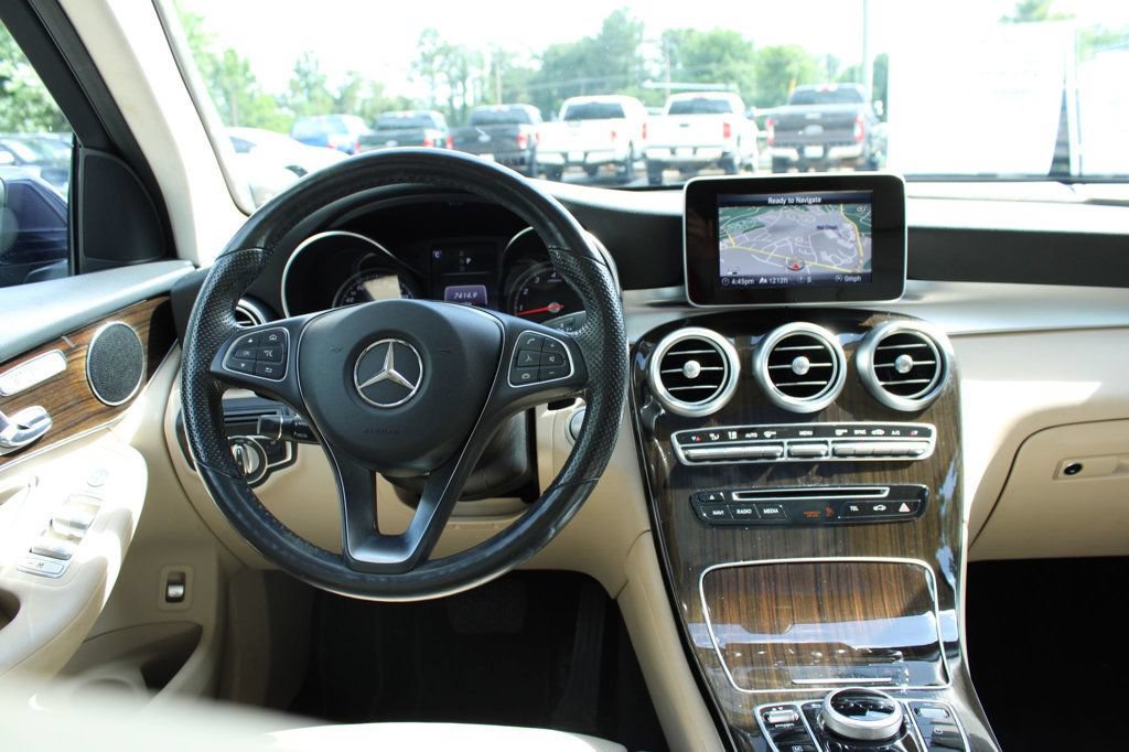 Used 2018 Mercedes-Benz GLC 300 4MATIC image 16