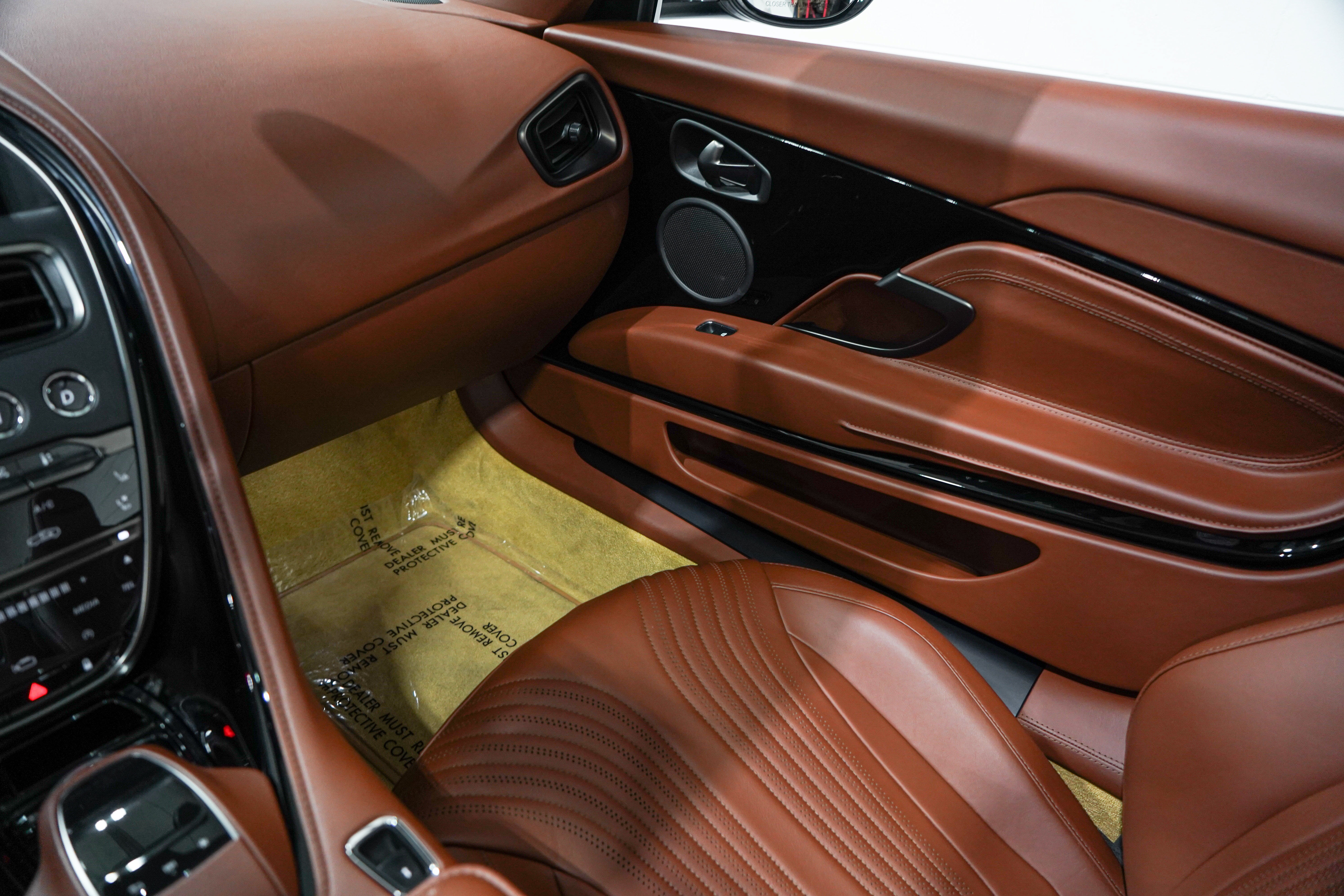 Used 2020 Aston Martin DB11 Volante RWD image 14