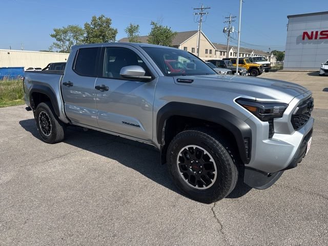 Used 2024 Toyota Tacoma TRD Off-Road w/ TRD Off Road Upgrade Package AWD/4WD image 6