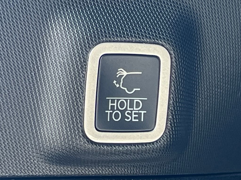 New 2025 Jeep Grand Cherokee Limited w/ Trailer Tow Package image 25