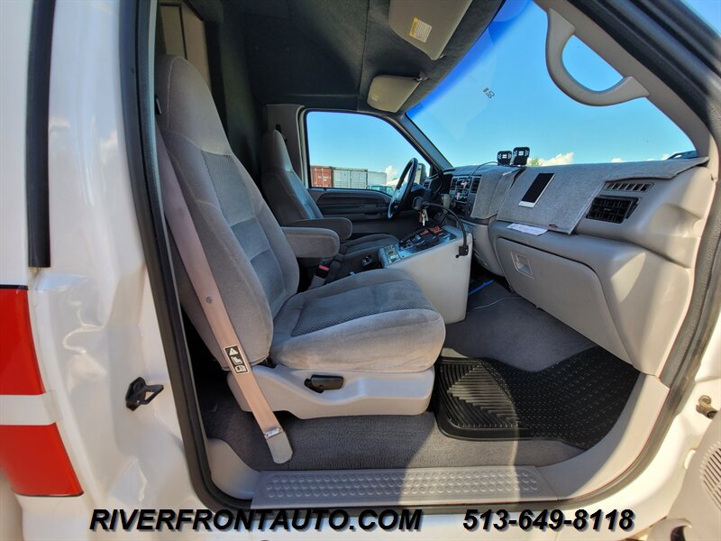 Used 2001 Ford F350 4x4 Regular Cab DRW Super Duty image 16