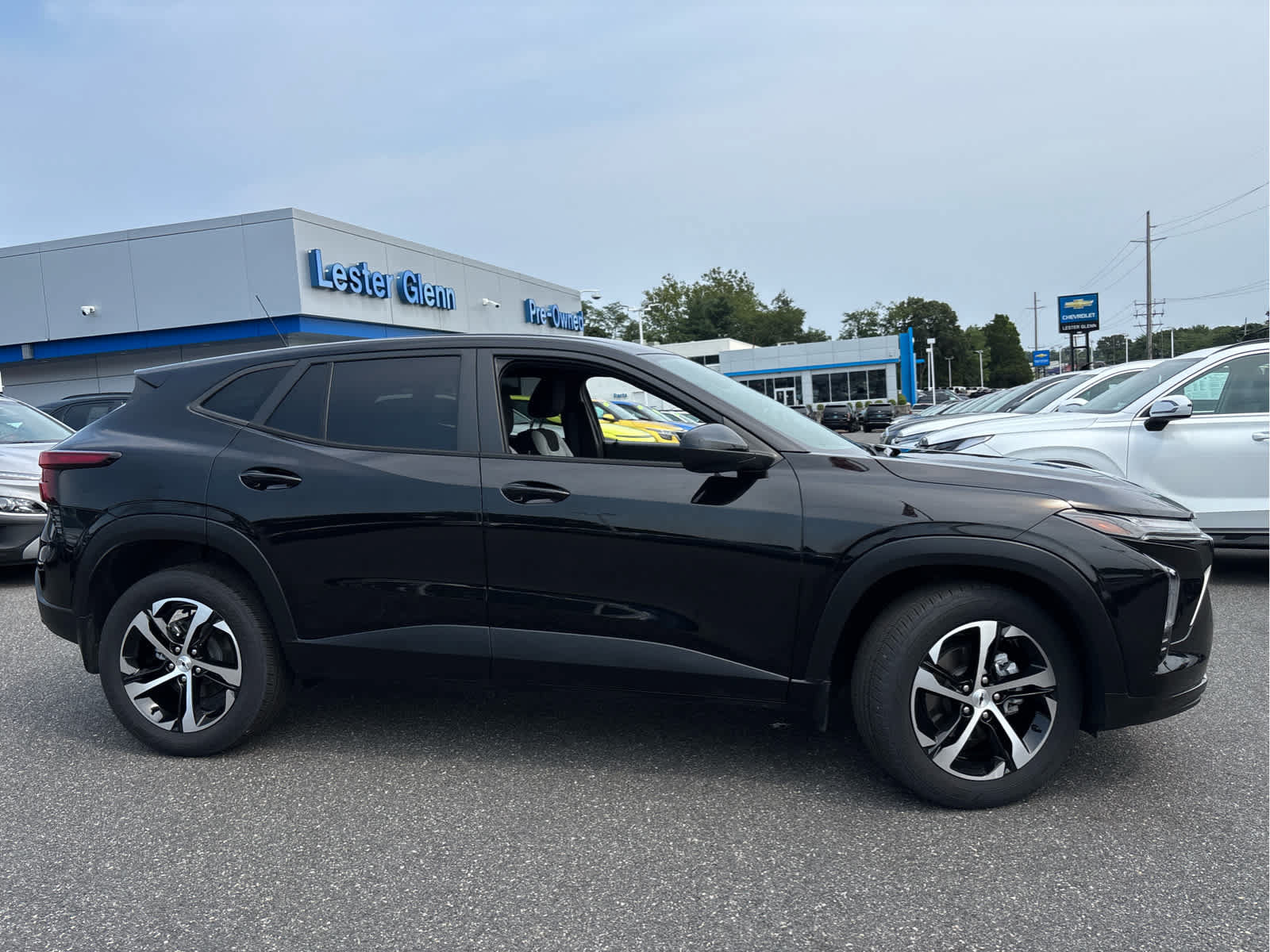 Certified 2024 Chevrolet Trax RS w/ Driver Confidence Package FWD image 4