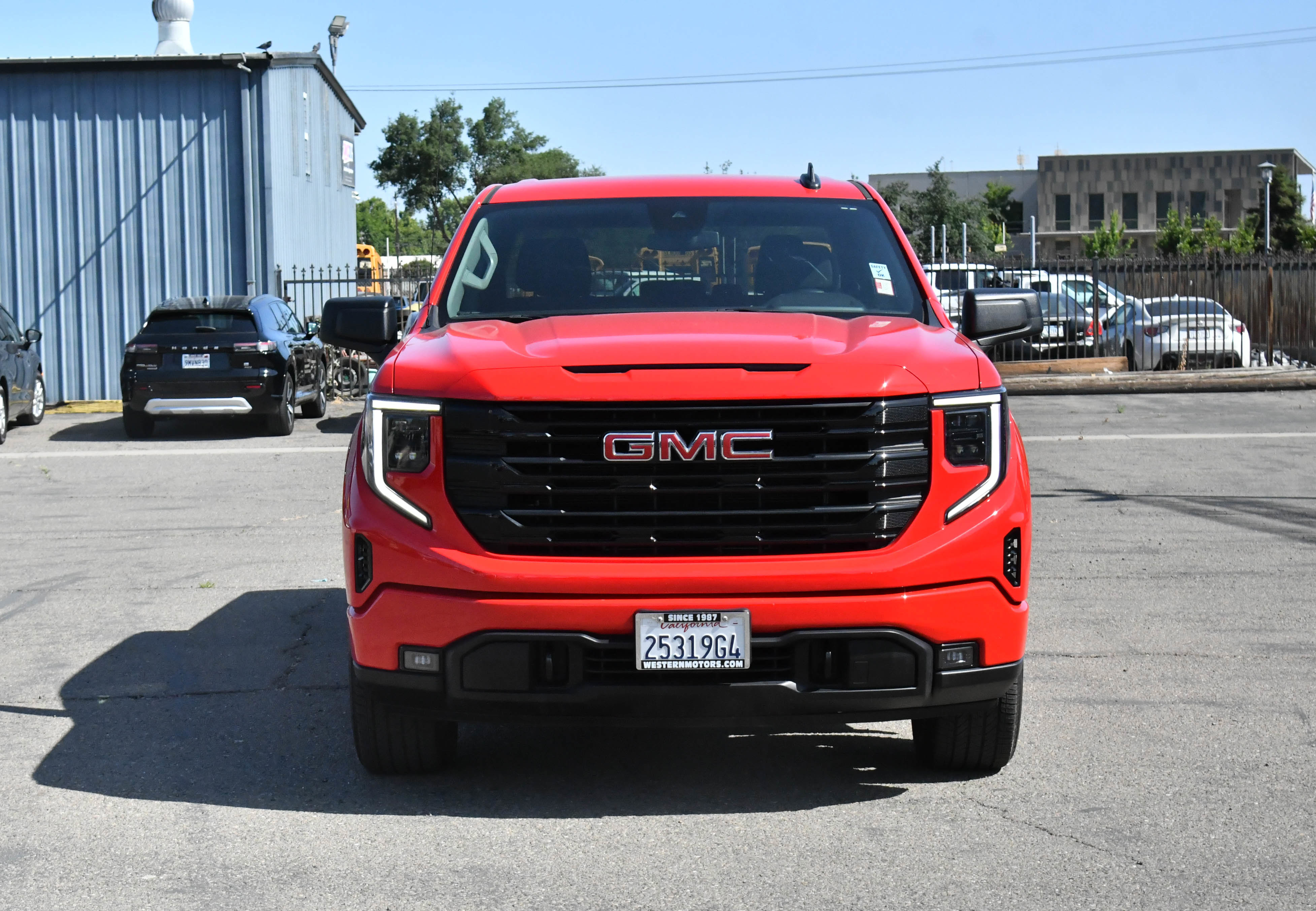 Used 2025 GMC Sierra 1500 Elevation AWD/4WD image 2
