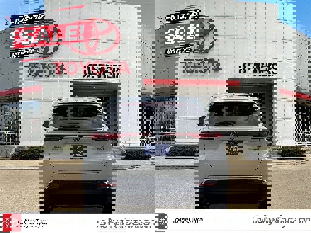 Used 2021 Toyota Venza XLE image 6