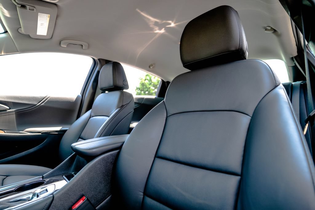 Used 2023 Chevrolet Malibu LT w/ Midnight Edition FWD image 6