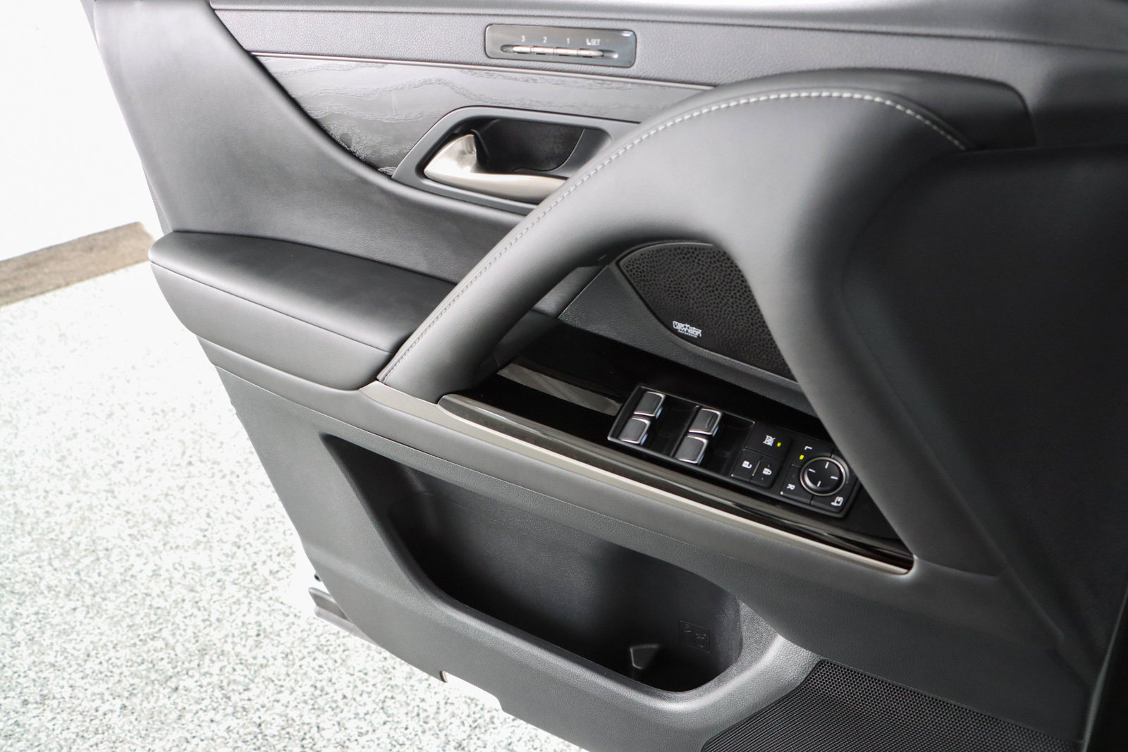 Used 2024 Lexus LX 600 4WD w/ Interior Upgrade Package image 23