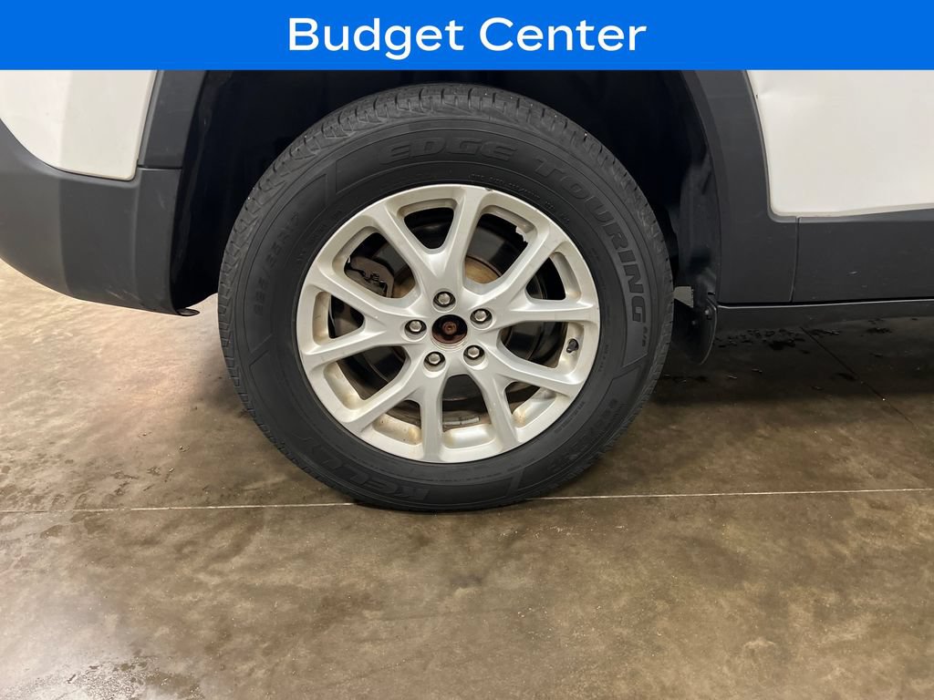 Used 2017 Jeep Cherokee Latitude w/ Safety/Convenience Group AWD/4WD image 9