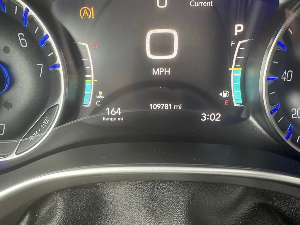 Used 2018 Chrysler Pacifica Limited FWD image 12