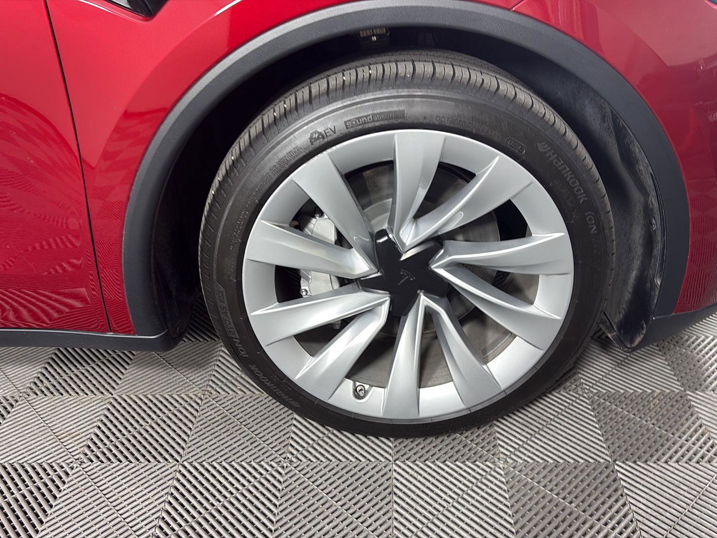 Used 2026 Tesla Model Y Long Range image 11