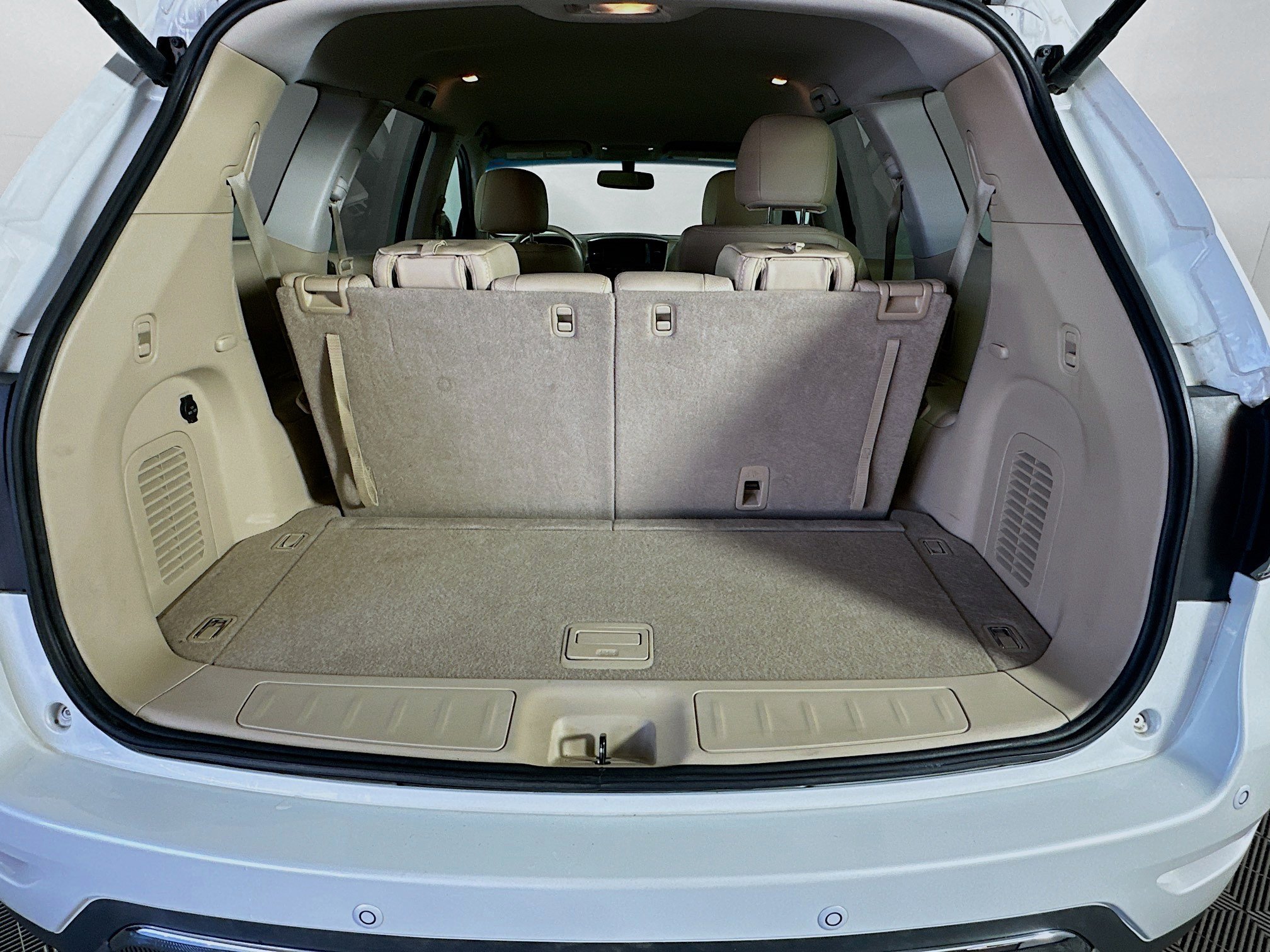 Used 2014 Nissan Pathfinder Platinum image 29