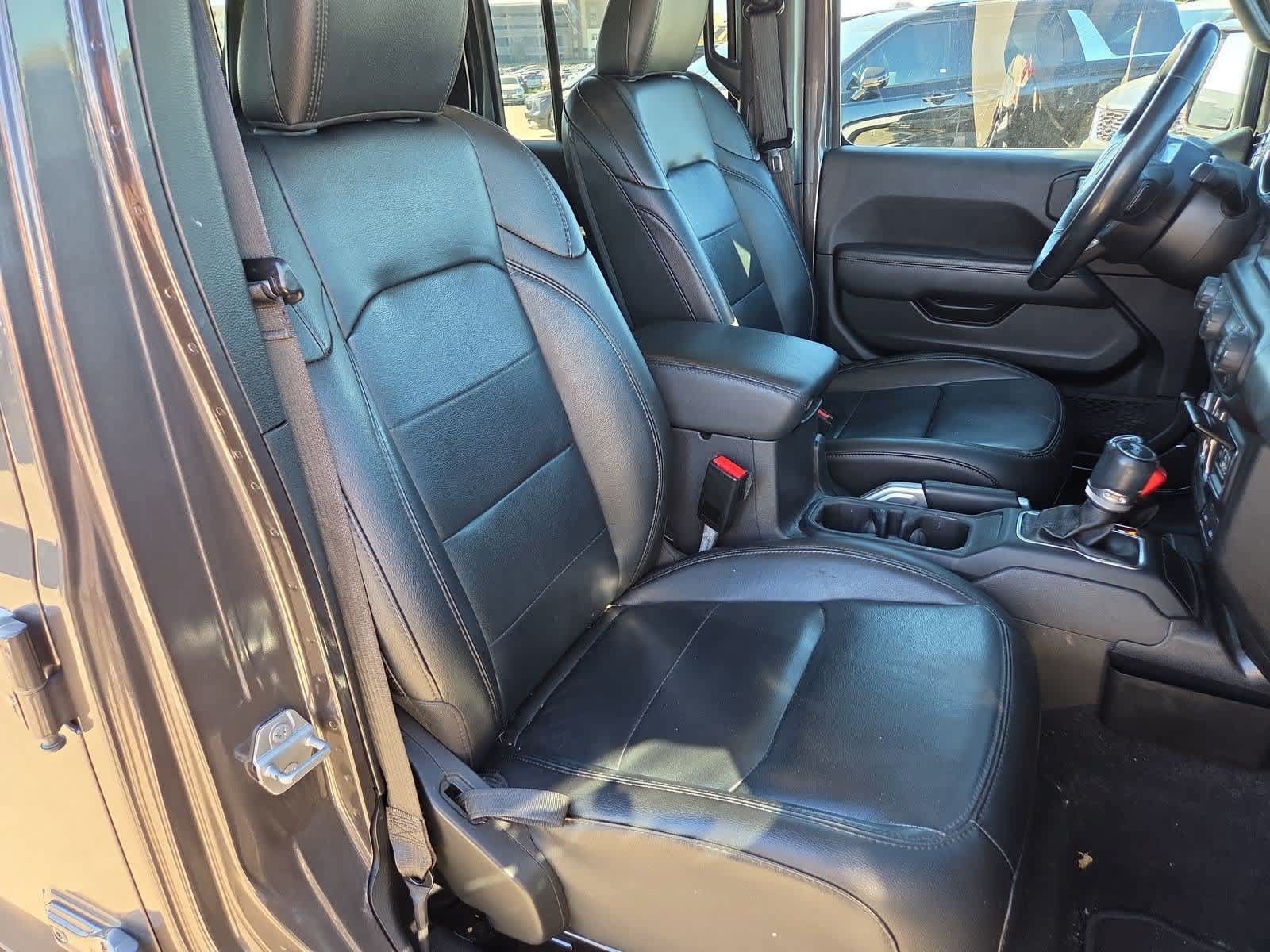 Used 2021 Jeep Wrangler Unlimited Sahara AWD/4WD image 18