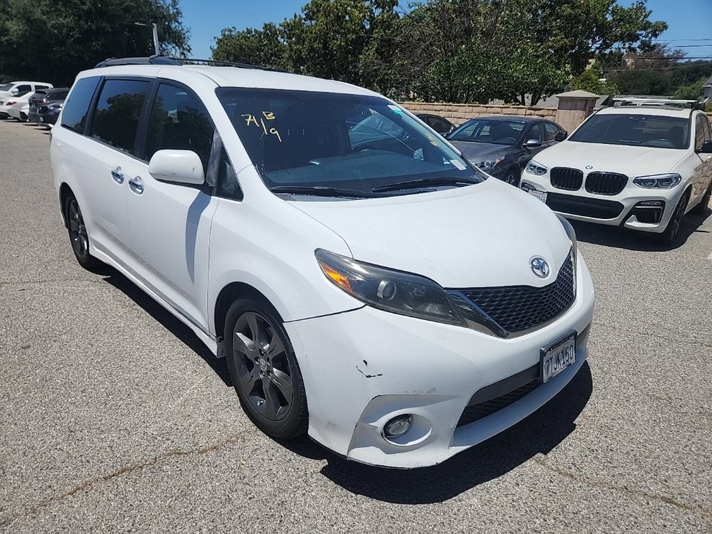 Used 2016 Toyota Sienna SE FWD image 7