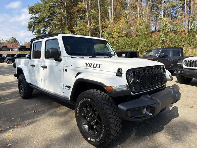 Used 2024 Jeep Gladiator Sport image 3