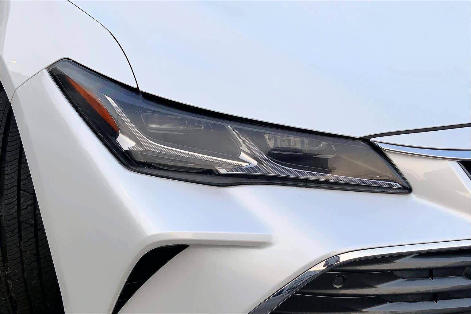 Used 2020 Toyota Avalon Limited w/ Advanced Safety Package FWD image 27