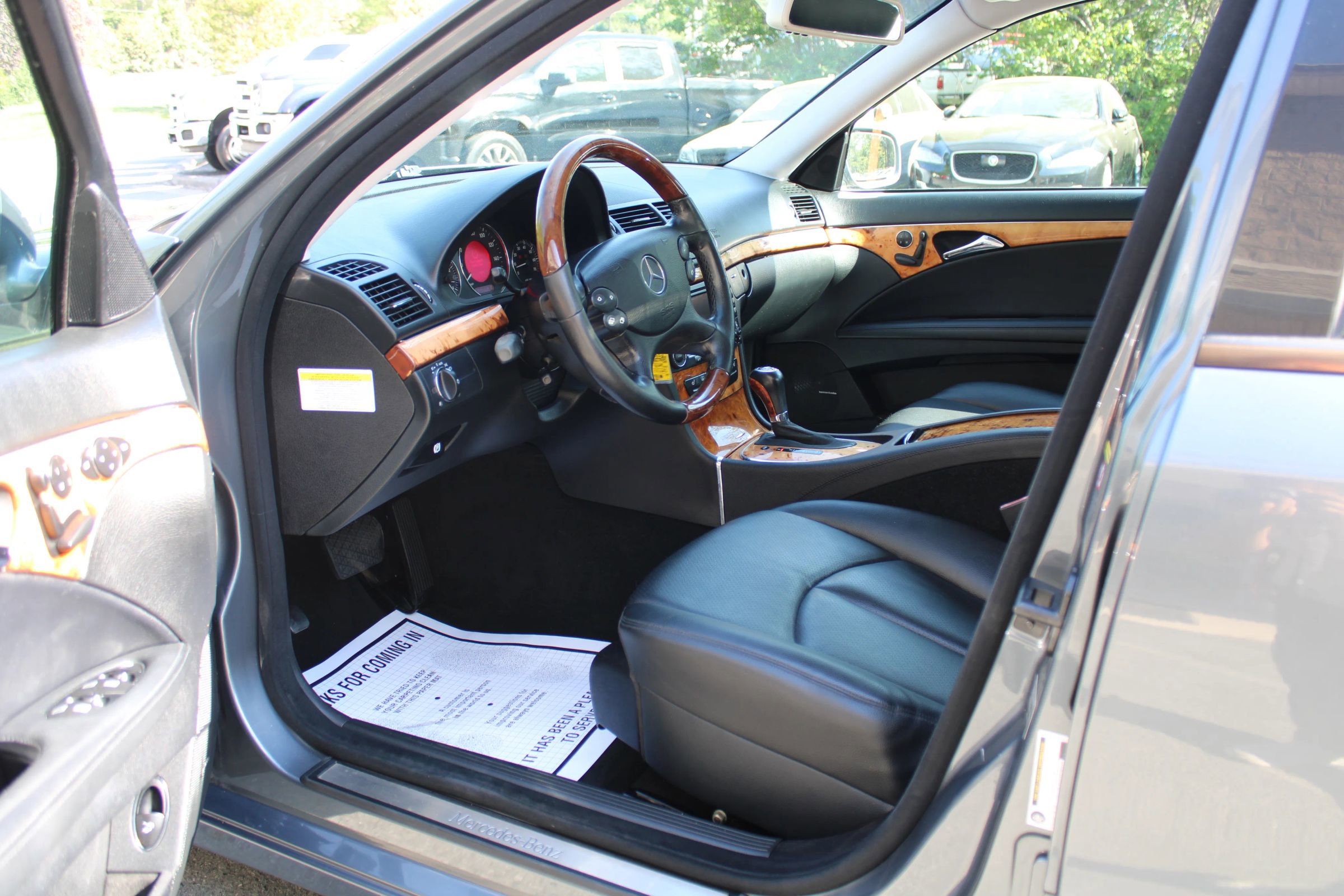 Used 2008 Mercedes-Benz E 350 4MATIC Sedan image 18