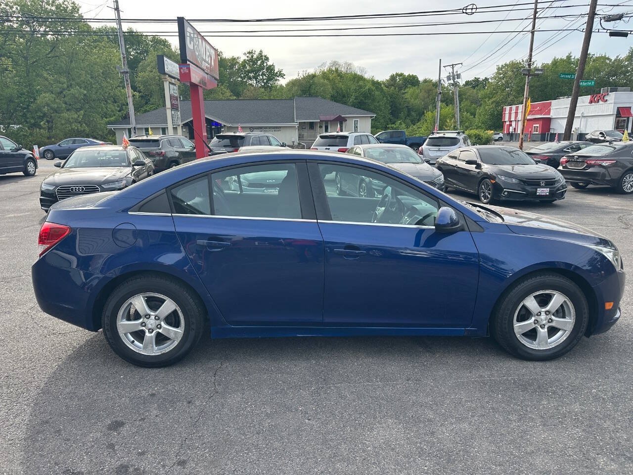 Used 2013 Chevrolet Cruze LT FWD image 3