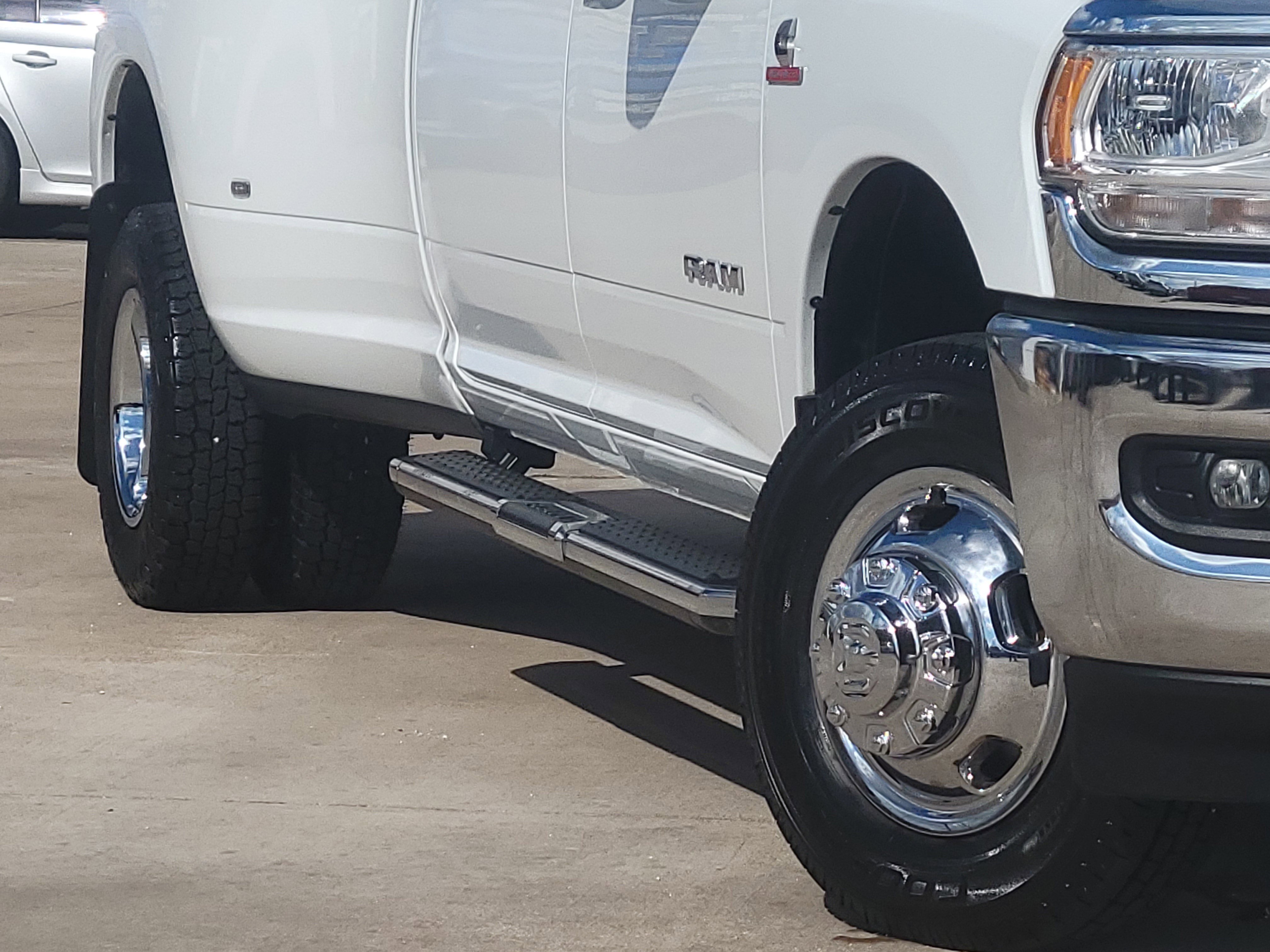 Used 2024 RAM 3500 Big Horn image 12