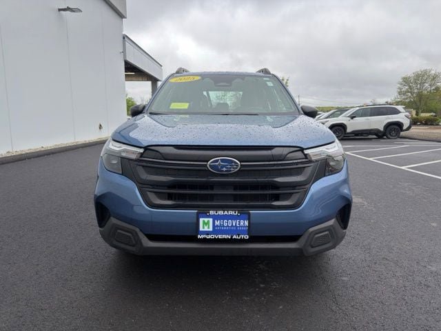Used 2025 Subaru Forester AWD/4WD image 4