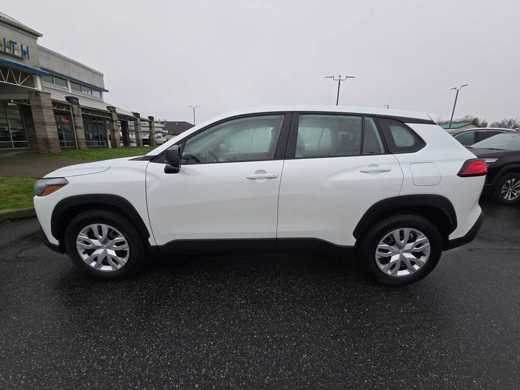 Used 2024 Toyota Corolla Cross L AWD/4WD image 6