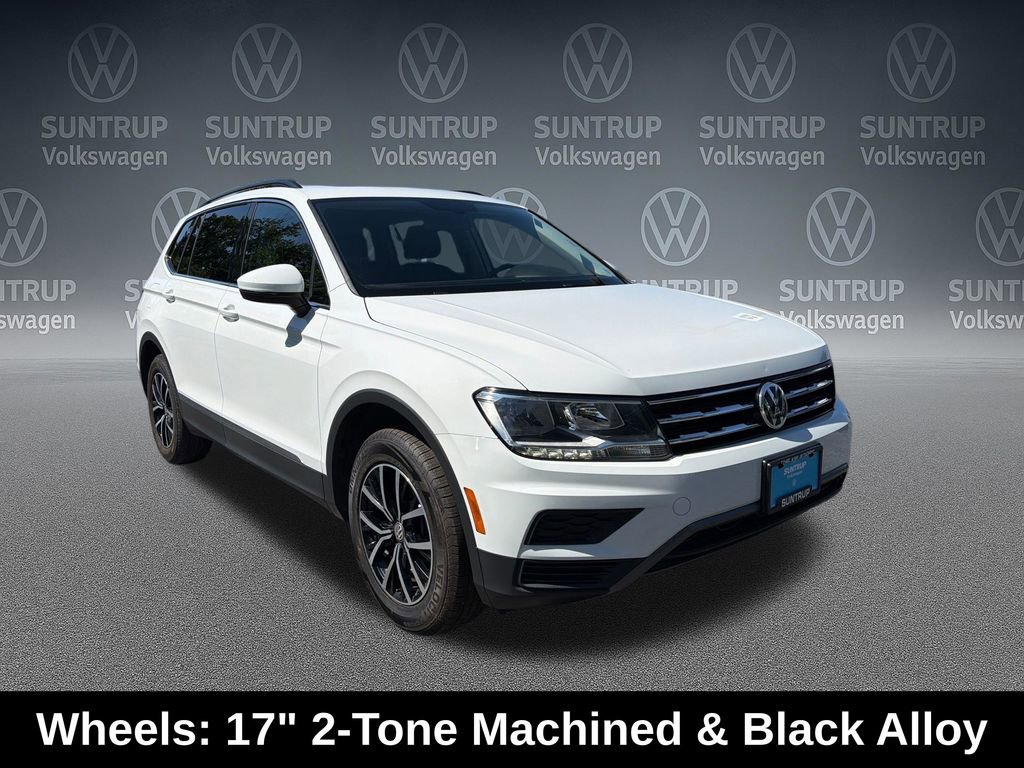 Used 2021 Volkswagen Tiguan SE w/ Panoramic Sunroof Package FWD image 9