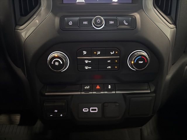 Used 2022 Chevrolet Silverado 2500 Custom w/ Custom Value Package AWD/4WD image 17