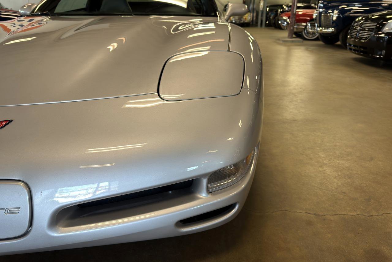 Used 1997 Chevrolet Corvette Coupe w/ Memory Pkg RWD image 23