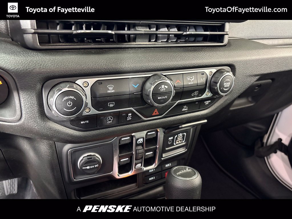 Used 2025 Jeep Gladiator Sport AWD/4WD image 27