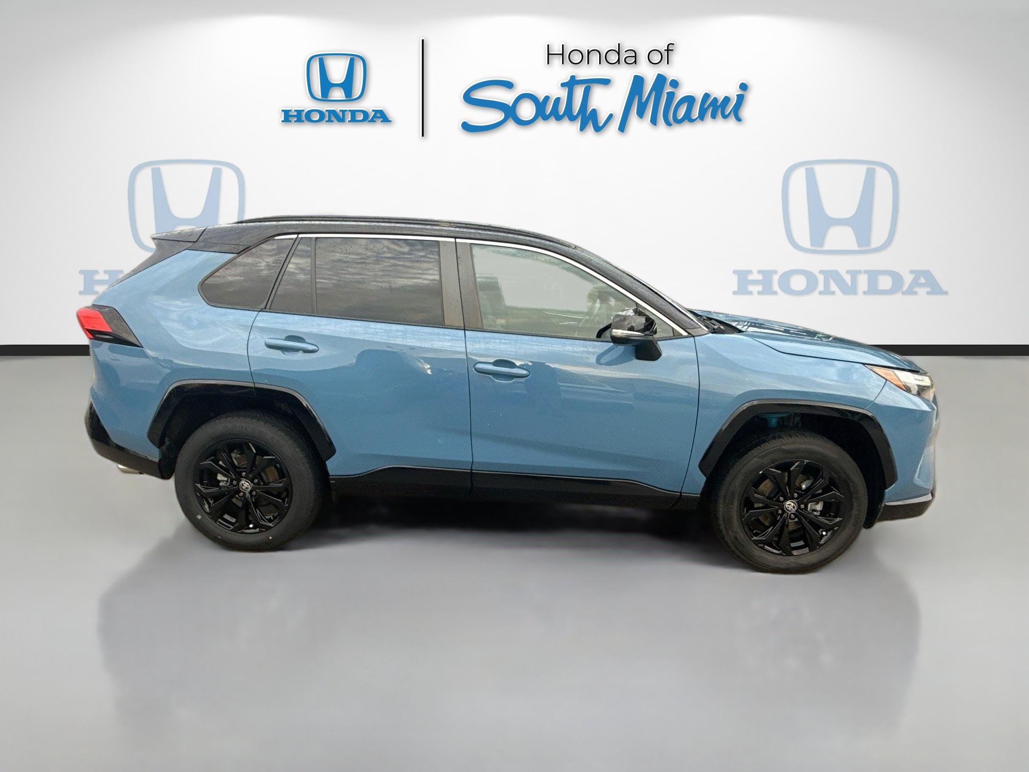 Used 2023 Toyota RAV4 XSE w/ XSE Grade Weather Package AWD/4WD image 8