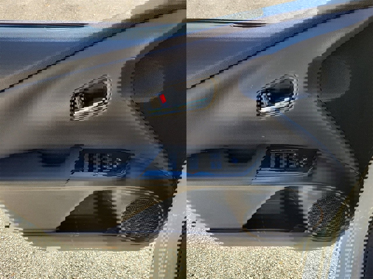 Used 2020 Toyota Prius LE w/ Carpet Mat Package image 13