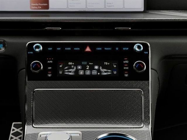 New 2025 Genesis GV80 3.5T e-SC AWD/4WD image 15