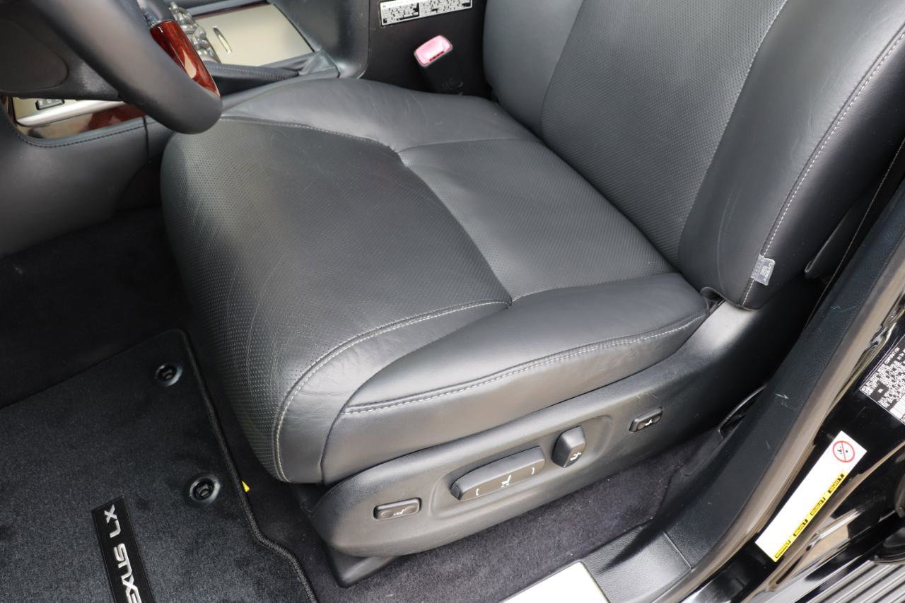 Used 2015 Lexus LX 570 4WD image 59