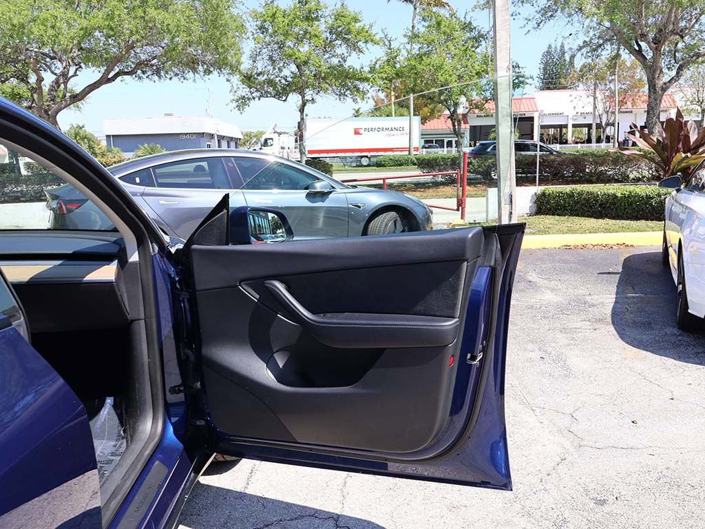 Used 2022 Tesla Model Y Long Range image 23