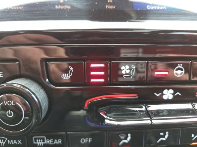 Used 2023 Jeep Grand Cherokee Overland w/ Luxury Tech Group IV image 10