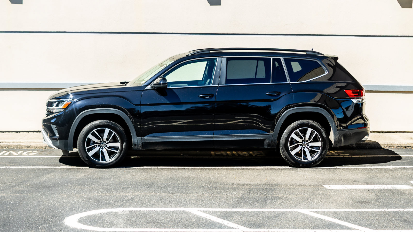 Used 2023 Volkswagen Atlas SE AWD/4WD image 4