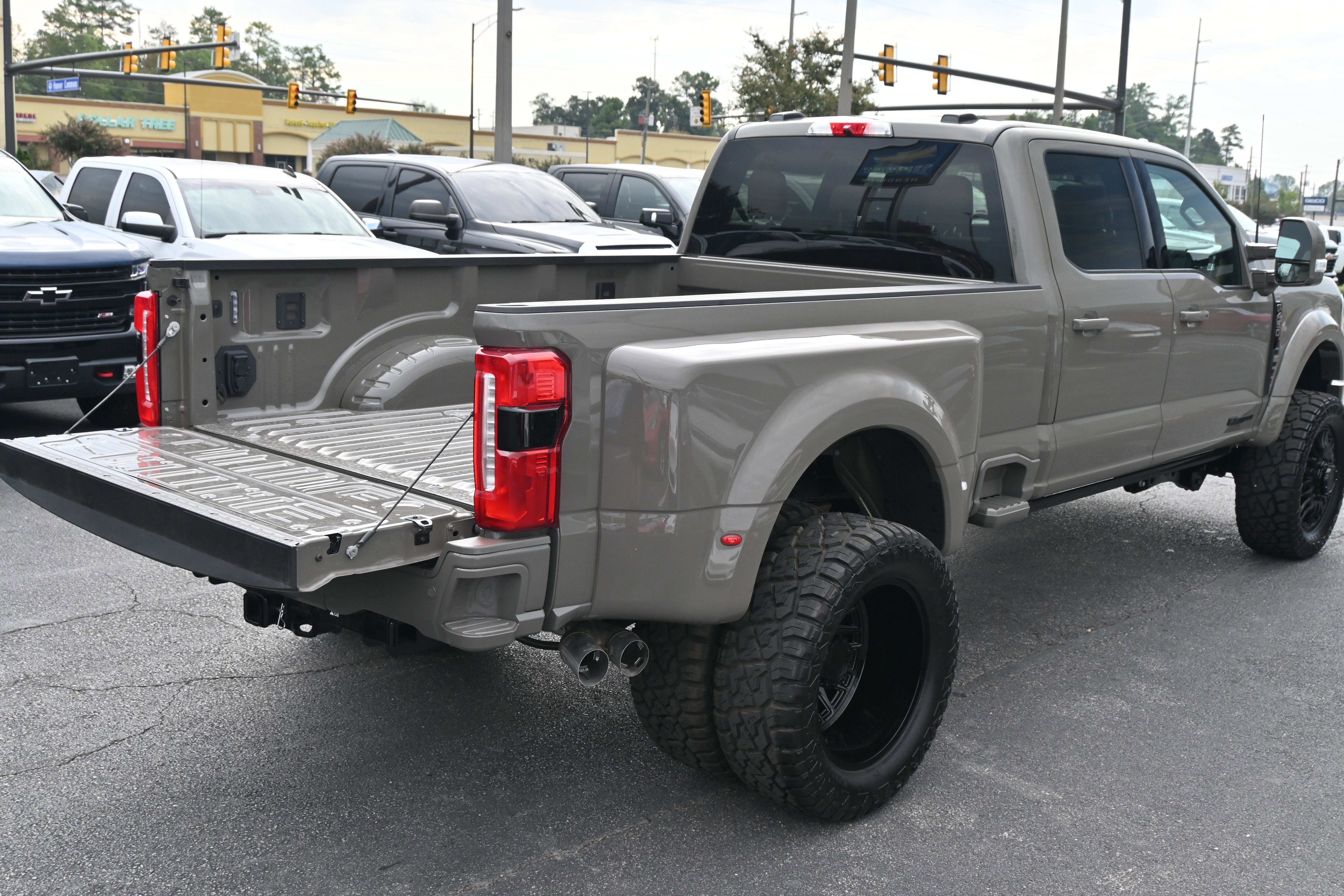 Used 2026 Ford F450 Lariat image 39