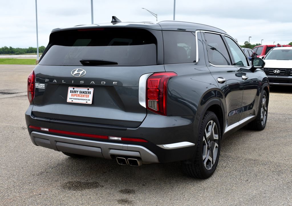 Used 2023 Hyundai Palisade Limited FWD image 3