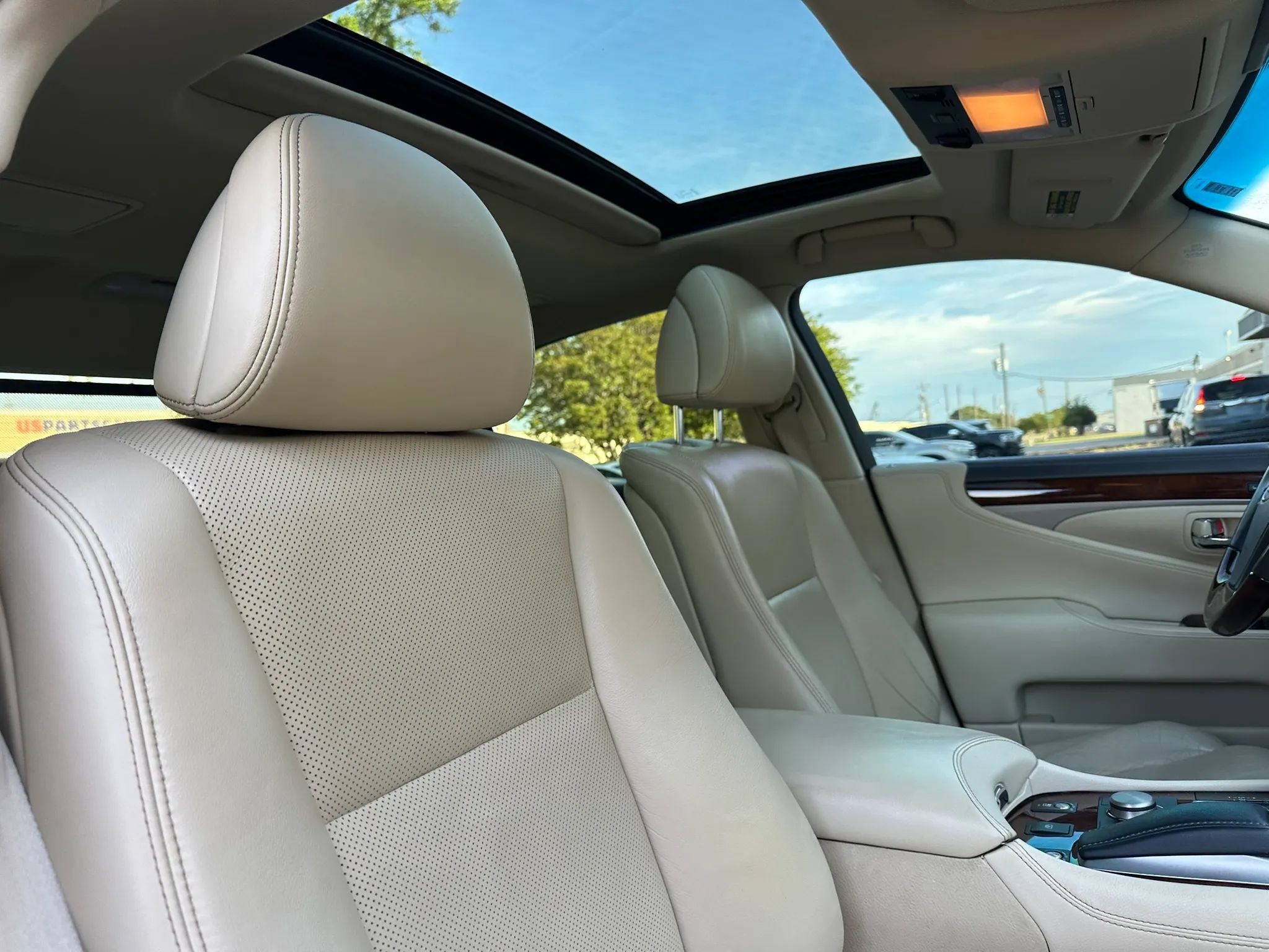 Used 2013 Lexus LS 460 w/ Comfort Pkg RWD image 23