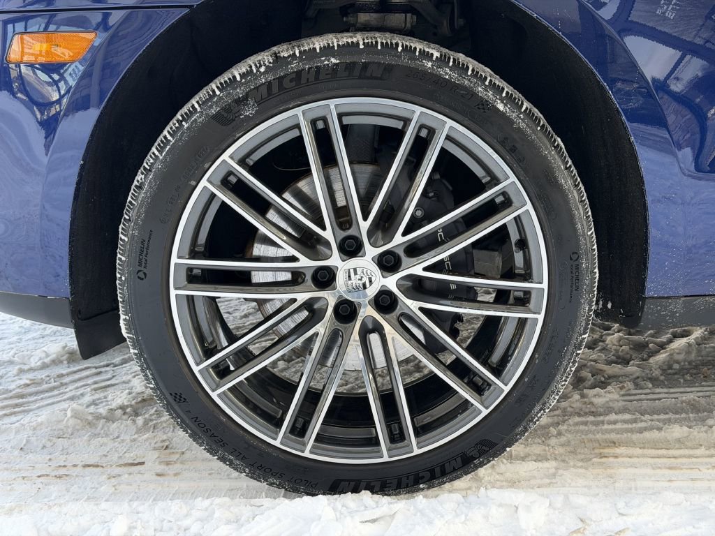 Used 2024 Porsche Macan BASE image 16