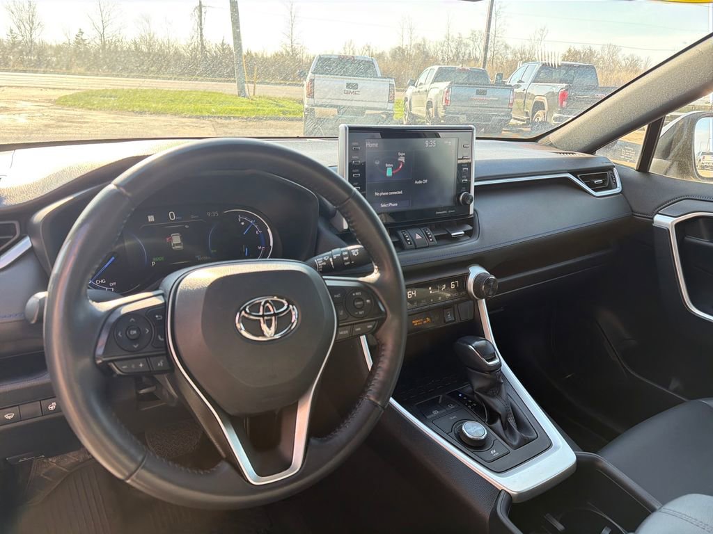 Used 2022 Toyota RAV4 XSE w/ XSE Grade Weather Package AWD/4WD image 13